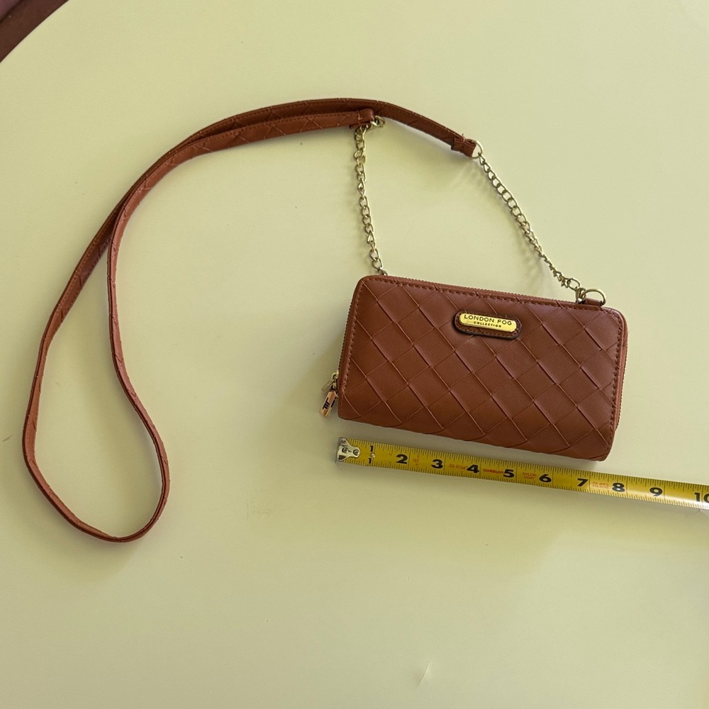London Fog Tan Quilted Wallet Bag